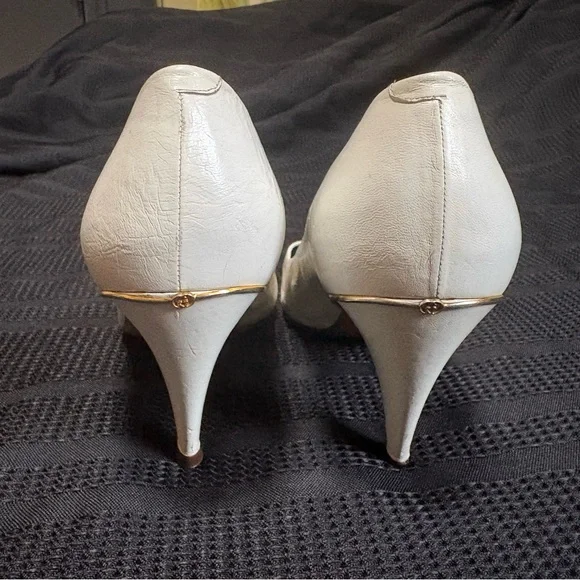Vintage Gucci Women's Cream Leather Heels - Picture 3 of 6